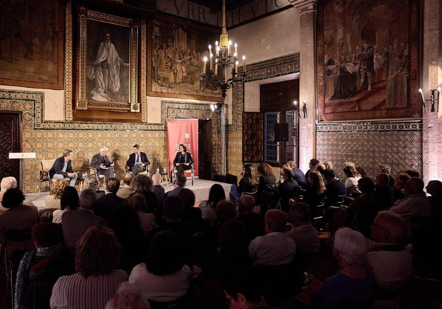 Momento durante la celebración de la primera conferencia del Ciclo Gandia Piensa.